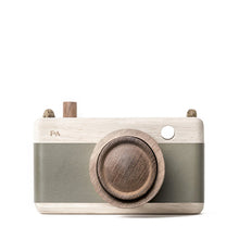 Fanny And Alexander Wooden Zoom Camera – Fern Frond Green