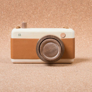 Fanny And Alexander Wooden Zoom Camera – Hazelnut