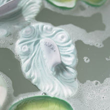 Oli & Carol Water Shark