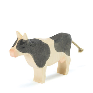 Ostheimer Cow Black & White – Standing